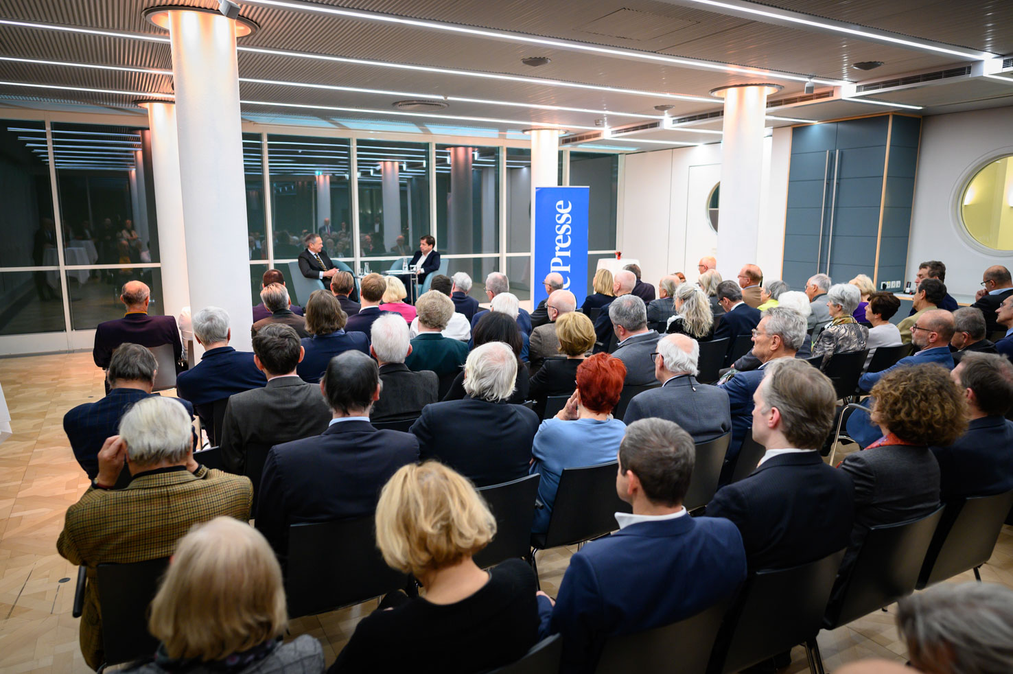 16.12.2019, Wien: Andreas Treichl und Rainer Nowak im Ringturm.