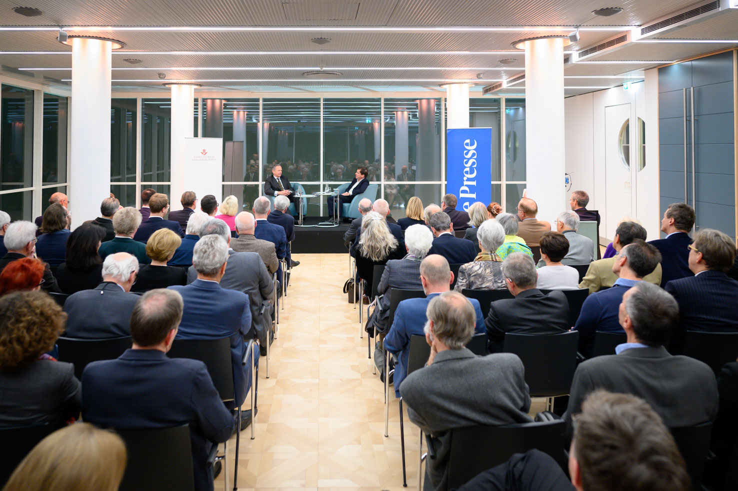 16.12.2019, Wien: Andreas Treichl und Rainer Nowak im Ringturm.